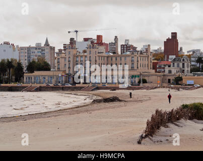 Uruguay, Montevideo, Blick auf den Strand Ramirez. Stockfoto