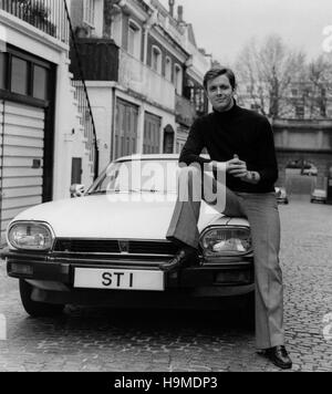 Jaguar XJS mit Ian Ogilvy als The Saint tv zeigen Charakter 1977 Stockfoto