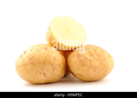 Haufen von Kartoffel auf dem weißen Hintergrund isoliert Stockfoto