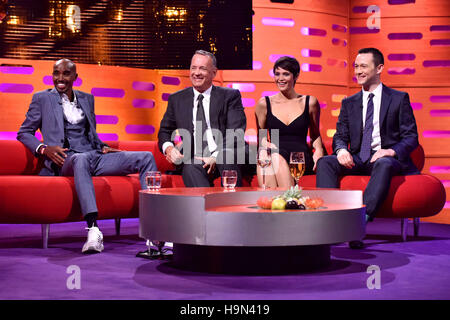 (links nach rechts) Mo Farah, Tom Hanks, Gemma Arterton und Joseph Gordon-Levitt während der Dreharbeiten zu der Graham Norton Show in den Londoner Studios, Südlondon, am Freitag Abend auf BBC One ausgestrahlt werden. Stockfoto