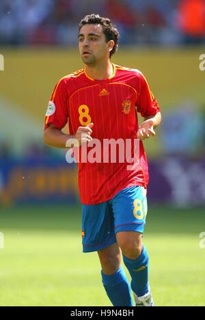 XAVI HERNANDEZ Spanien & BARCELONA WORLD CUP LEIPZIG Deutschland 14. Juni 2006 Stockfoto