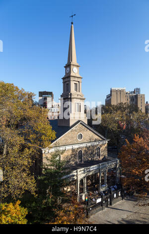 New York, Vereinigte Staaten von Amerika - 17. November 2016: Außenansicht der St. Marks Kirche-In-The-Bowery in Manhattan Stockfoto