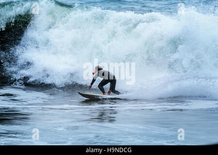 California Surfer Rodeo Beach in der Nähe der Golden Gate Bridge Stockfoto