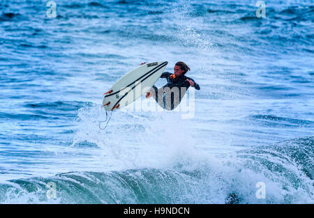 California Surfer Rodeo Beach in der Nähe der Golden Gate Bridge Stockfoto