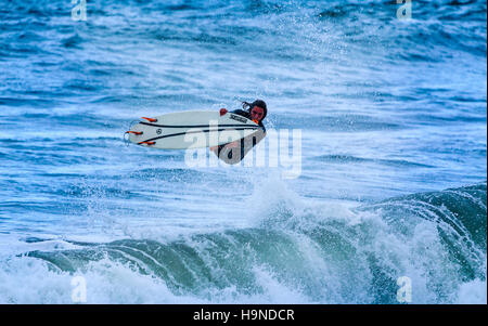 California Surfer Rodeo Beach in der Nähe der Golden Gate Bridge Stockfoto