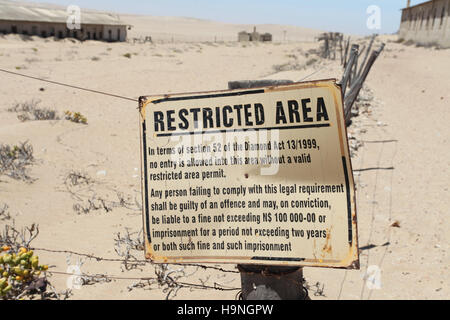 Geschützten Bereich anmelden im Sperrgebiet Diamond mine wo Touristen besuchen die Geisterstadt von Kolmanskop Namibia Stockfoto