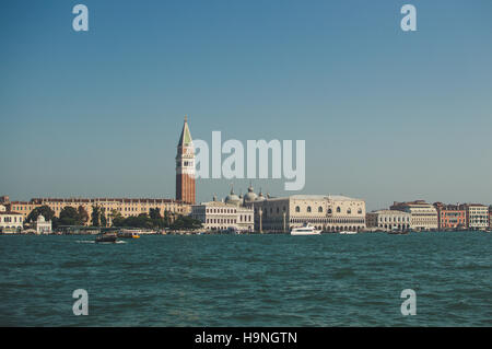 Blick auf San Marco und Palazzo Ducale vom Canal Grande, Venedig Italien Stockfoto