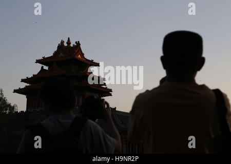 Nordwesten Wachturm an der Wand von der verbotenen Stadt Palastmuseum, Peking, China, Asien Stockfoto