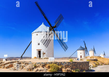 Consuegra, Spanien. Windmühlen von Don Quijote in der Provinz Toledo. Stockfoto