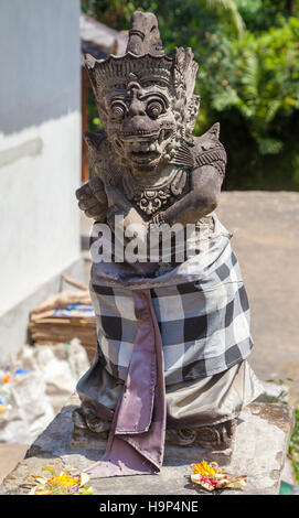 eine heilige Statue in Bali / Indonesien Stockfoto