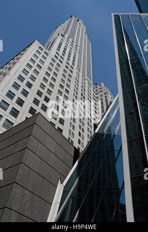 Nach oben auf das Chrysler Building, Lexington Avenue, Manhattan, New York City, USA. Stockfoto