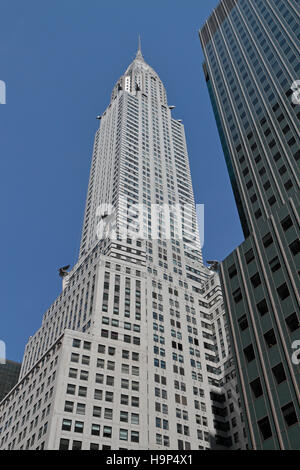 Nach oben auf das Chrysler Building, Lexington Avenue, Manhattan, New York City, USA. Stockfoto