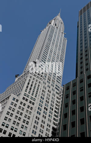 Nach oben auf das Chrysler Building, Lexington Avenue, Manhattan, New York City, USA. Stockfoto