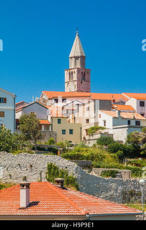 Panoramablick auf die alte Stadt Vrbnik auf der Insel Krk, Kroatien Stockfoto