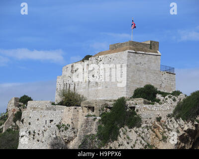 Union Jack fliegen auf Bastion in Gibraltar Stockfoto