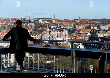 Aarhus (Dänemark). 24. November 2016. Blick vom Dach des ARoS Aarhus Kunstmuseum Kunstmuseum von Aarhus, Dänemark, 24. November 2016. Die zweitgrößte Stadt Dänemarks ist die Europäische Kulturhauptstadt 2017 ernannt worden. Foto: Carsten Rehder/Dpa/Alamy Live News Stockfoto