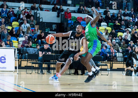 London, UK. 25. November 2016. London-Lions schlagen Manchester Giants 103 Vs 94 in ein spannendes Basketballspiel. Bildnachweis: Pmgimaging/Alamy Live-Nachrichten Stockfoto