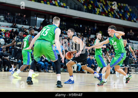 London, UK. 25. November 2016. London-Lions schlagen Manchester Giants 103 Vs 94 in ein spannendes Basketballspiel. Bildnachweis: Pmgimaging/Alamy Live-Nachrichten Stockfoto