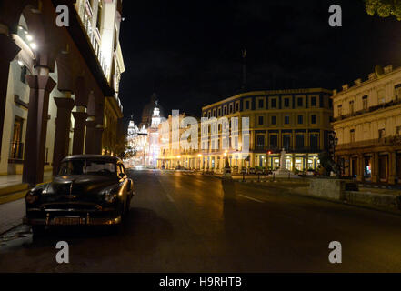 Havanna. 26. November 2016. Foto aufgenommen am 26. November 2016 zeigt einen Blick auf eine leere Straße nach der Ankündigung der ehemalige kubanische Präsident Fidel Castro Tod in Havanna, die Hauptstadt von Kuba. Kubanische Revolutionsführer Fidel Castro starb am Freitag im Alter von 90, sagte sein Bruder Raul, der derzeitige Leiter des Kuba. Bildnachweis: Joaquin Hernandez/Xinhua/Alamy Live-Nachrichten Stockfoto