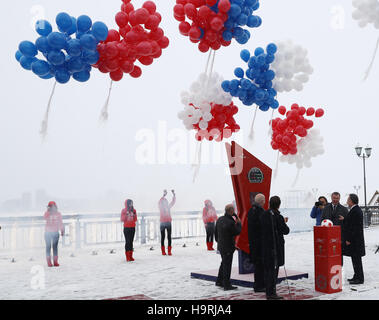 Kazan, Russland. 26. November 2016. Der ehemalige russische Minister für Sport und derzeitige amtierende Premierminister Witali Mutko im Rahmen einer Feierstunde anlässlich die offiziellen Auslosung für den Konföderationen-Pokal 2017 in Kazan, Russland, 26. November 2016. Die offizielle Auslosung für 2017 Cup wird heute Abend in der Stadt Tennisakademie stattfinden. Acht Nationen-Fußball-Turnier auf der 17. Juni 2017 beginnt und läuft bis auf die 2. Juli 2017. Foto: Christian Charisius/Dpa/Alamy Live News Stockfoto