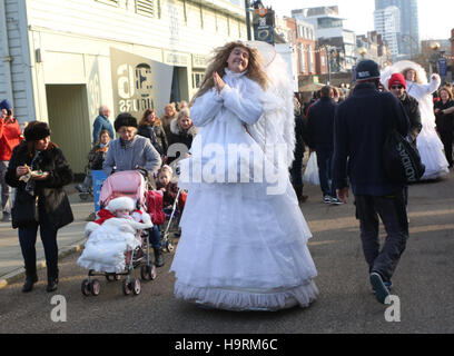 Portsmouth, Hampshire, UK. 26. November 2016. Viktorianische Festival von Weihnachten in Portsmouth Historic Dockyard, Hampshire. © Uknip/Alamy Live News Bildnachweis: Uknip/Alamy Live-Nachrichten Stockfoto