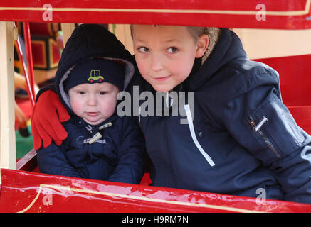 Portsmouth, Hampshire, UK. 26. November 2016. Viktorianische Festival von Weihnachten in Portsmouth Historic Dockyard, Hampshire. © Uknip/Alamy Live News Bildnachweis: Uknip/Alamy Live-Nachrichten Stockfoto