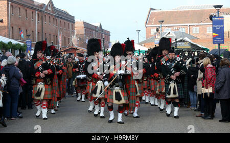 Portsmouth, Hampshire, UK. 26. November 2016. Viktorianische Festival von Weihnachten in Portsmouth Historic Dockyard, Hampshire. © Uknip/Alamy Live News Bildnachweis: Uknip/Alamy Live-Nachrichten Stockfoto