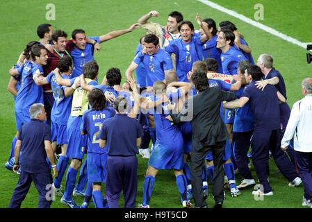 Italien Italien gegen Frankreich OLYMPIASTADION BERLIN Deutschland feiern 9. Juli 2006 Stockfoto