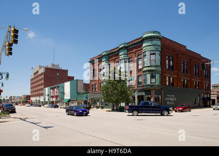 Die Kreuzung der East Main Street und Seminary Street in Galesburg, Knox County, Illinois, USA. Stockfoto
