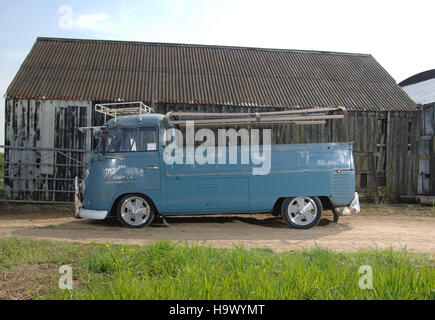 1963 VolksWagen VW split Screen Einzelkabine holen mit Luftfederung und Ratte aussehen Patina-Farbe Stockfoto