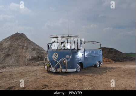 1963 VolksWagen VW split Screen Einzelkabine holen mit Luftfederung und Ratte aussehen Patina-Farbe Stockfoto