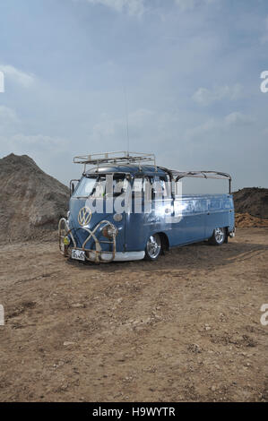 1963 VolksWagen VW split Screen Einzelkabine holen mit Luftfederung und Ratte aussehen Patina-Farbe Stockfoto