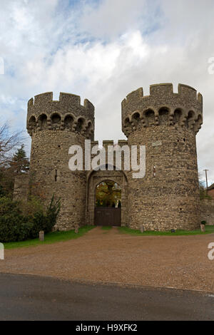 Äußere Torhaus der Kühlung Castle, Kent, England, UK. Stockfoto