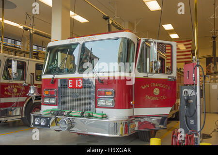 San Francisco, CA, USA, 22. Oktober 2016; Feuerwehr-LKW in San Francisco Stockfoto