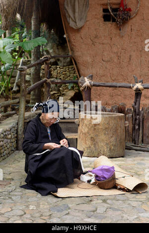 Dorf Binlang der Li und Miao Minderheiten in der Nähe von Sanya, Insel Hainan, China Stockfoto