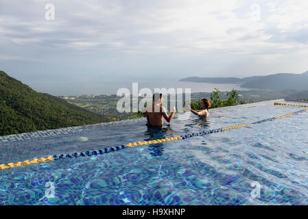 Pool des Vogelnest Resorts in der Nähe von Sanya, Insel Hainan, China Stockfoto