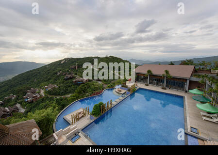 Pool des Vogelnest Resorts in der Nähe von Sanya, Insel Hainan, China Stockfoto