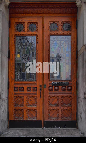 Tür der Kathedrale der Unbefleckten Empfängnis in Syracuse, New York Stockfoto