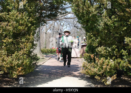 Arlington House, das Robert E. Lee Memorial in Arlington, Virginia, dient als historische Stätte an das Leben und Erbe von General Robert E. Lee. Die Hibernians, eine irisch-amerikanische Organisation, besuchten die Stätte 2013 und zollten Lees Erbe und der historischen Bedeutung des Arlington House Tribut. Stockfoto