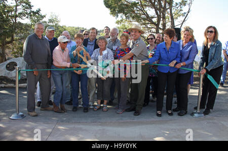 Grand Canyon Nps 8785869156 Bright Angel Trail Renovierung - Ribbon Cutting - 18. Mai 2013 - 118 Stockfoto