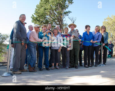 Grand Canyon Nps 8785856440 Bright Angel Trail Renovierung - Ribbon Cutting - 18. Mai 2013 - 0185 Stockfoto