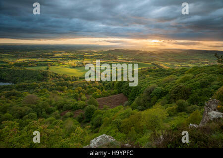 Der Blick in Richtung Durst von Sutton Band am Rande des North York Moors in North Yorkshire.  Ausgeschildert als die beste Aussicht in England. Stockfoto