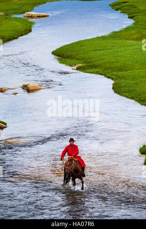 Mongolei, Provinz Arkhangai, mongolische Horserider in der steppe Stockfoto