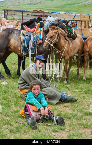 Mongolei, Bayankhongor Provinz, Naadam, traditionelle Festivals, Pferderennen Stockfoto