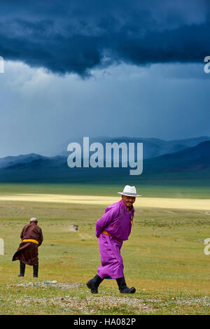 Mongolei, Uvs Provinz, westlichen Mongolei, Nomaden in der steppe Stockfoto