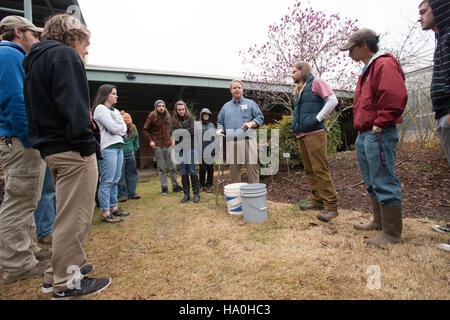 Das Supplemental Nutrition Assistance Program (SNAP) des USDA ist ein wichtiger Bestandteil des Farm Bill, das die Ernährungssicherheit und die Ausbildung von Arbeitskräften in den USA unterstützt Stockfoto