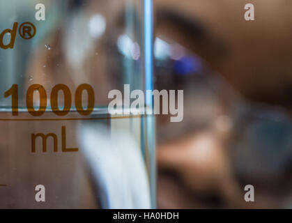 Das Supplemental Nutrition Assistance Program (SNAP) des USDA wird in der Farm Bill-Initiative von 2014 hervorgehoben, an der das Arbeitsministerium und Vilsack Perez beteiligt sind. Der Schwerpunkt liegt auf Beschäftigungs- und Ausbildungsinitiativen, die Landwirtschaft und Ernährungsdienstleistungen unterstützen. Stockfoto