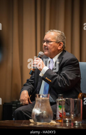 Das USDA veranstaltet eine LGBT-Veranstaltung im Jefferson Auditorium in Washington D.C., bei der das Engagement des Ministeriums für Vielfalt, Inklusion und Gleichheit im Bundesdienst hervorgehoben wird. Stockfoto