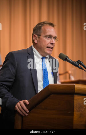 Dieses Bild zeigt die LGBT-Einhaltung des US-Landwirtschaftsministeriums im Jefferson Auditorium in Washington, D.C. die Veranstaltung unterstreicht die Unterstützung des USDA für Initiativen zur Vielfalt und Integration, die Förderung eines integrativeren Arbeitsumfelds und die Behandlung von LGBTQ+-Themen in Landwirtschaft und Wissenschaft. Stockfoto