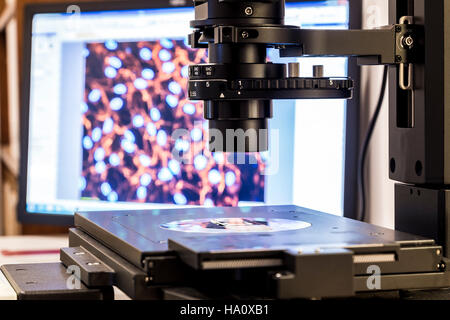 Ein Rasterkraftmikroskope im Department of Materials Science am Institut für Kernphysik in Krakau, Polen Stockfoto